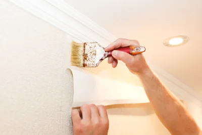 Pose de papier peint à Tresson — revêtements muraux et toiles de verre